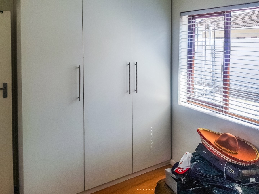 To Let 3 Bedroom Property for Rent in Bothasig Western Cape